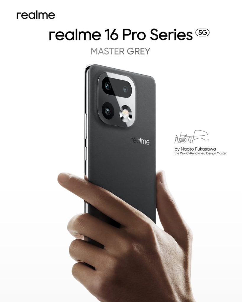 Smartphone realme 16 Pro en édition Master Grey tenu en main, révélant un dos en texture cuir et un module photo élégant.